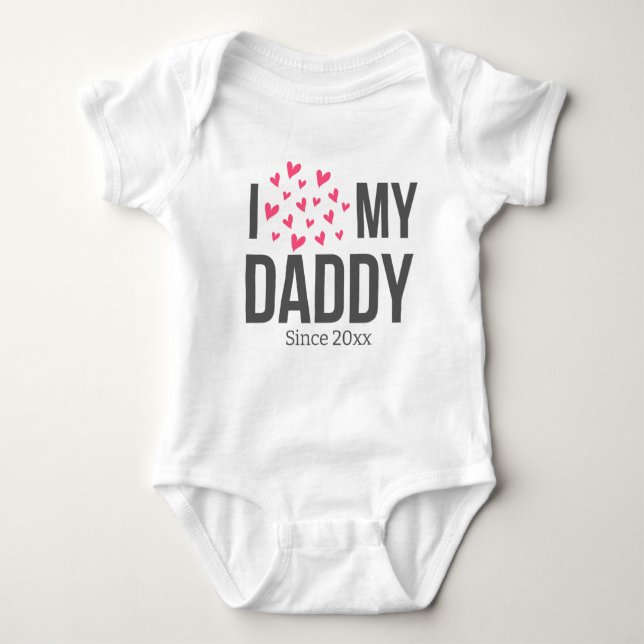 ICH LIEBE MEIN DADDY BABY SCHLIESSEN CUSTOM TEXT BABY STRAMPLER (Vorderseite)