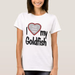 Ich Liebe mein Goldfish - Foto mit rotem Herzen T-Shirt<br><div class="desc">Dieser lustige T - Shirt lasse dir zu zeigen, wie viel du deine Goldfish Liebe! Das Shirt verfügt über einen mitreißenden Foto-Drop-in-Rahmen, in dem Sie ein Foto Ihres eigenen Goldfish hochladen können. Tierfreunde werden mit diesem lustigen, anpassbaren T - Shirt in Liebe geraten, mit dem sie ihr eigenes Bild hochladen...</div>