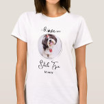 Ich Liebe mein Shih Tzu Personalisiertes Niedliche T-Shirt<br><div class="desc">Nimm deine beste Freundin mit, wo immer du hingehst mit diesem maßgeschneiderten shitzu Foto Hundeliebhaber Shirt ! Ein Muss für jeden Hundefreund, Hundemama und Hundedad! Ein Spaß I Liebe My Hund, dieses Shirt Zitat "I Liebe Shih Tzu" kann personalisiert sein, um Ihre Lieblingshunde Rasse... Personalisieren Sie mit dem Foto und...</div>