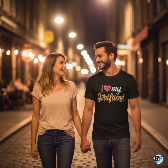 Ich Liebe meine Freundin Custom | Minimalistische  T-Shirt (Von Creator hochgeladen)