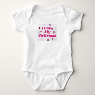 ICH LIEBE MEINE FREUNDIN IN PINKFARBE AUF li Baby Strampler