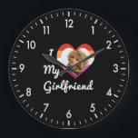 Ich Liebe meine Freundin Lesbian Prix Custom Foto Große Wanduhr<br><div class="desc">Eine blühende Romantik. Ein glückliches Paar. Lesbischer Pride Custom Foto I Liebe meine Freundin. Ein cooles phantastisches LGBTQ-Design für eine Freundin, um ihre Beziehung zu feiern und öffentlich ihre Liebe für ihren Partner und wichtige andere zu erklären. Das romantische Design kann als Geschenk für Valentinstag, Jubiläum, Geburtstag, LGBT Pride Month...</div>