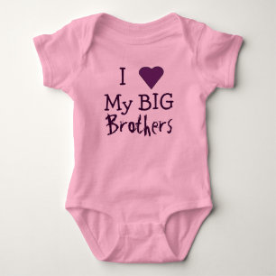 Ich LIEBE meine großen Brüder T Baby Strampler