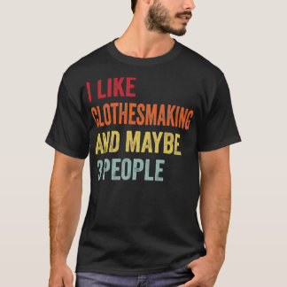 Ich mag die Kleidung vielleicht 3 Personen 1 T-Shirt