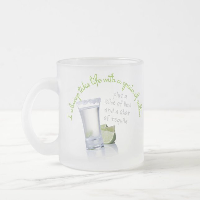 Ich nehme immer das Leben mit einem Korn der Mattglastasse (Links)