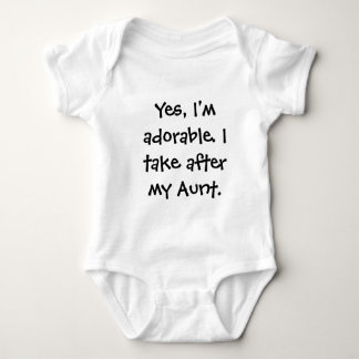 Ich nehme nach meiner Tante Baby Strampler