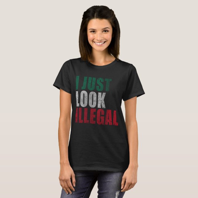 Ich schaue gerade illegalen Latino T-Shirt (Vorne ganz)