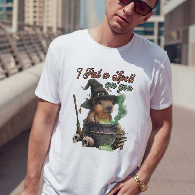 Ich setze einen Zauber auf Capybara Halloween Funn T-Shirt (Von Creator hochgeladen)