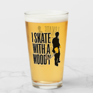 Ich spiele Hockey mit einem Woody Glas
