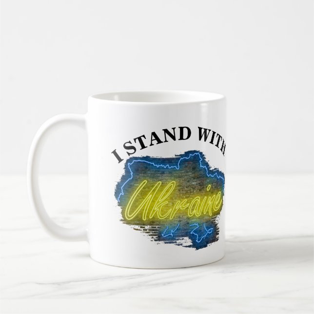 ICH STEHE MIT DER UKRAINE KAFFEETASSE (Links)