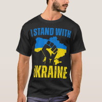 Ich stehe mit der ukrainischen Fahne auf dem Höhep
