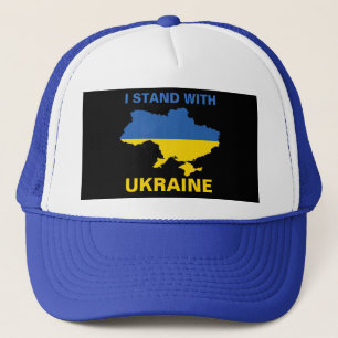 Ich stehe mit ukrainischer Flagge und Karte Truckerkappe