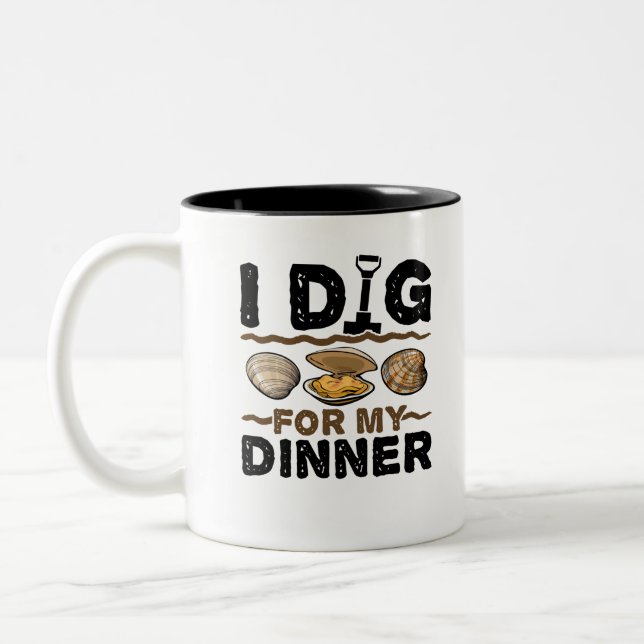Ich suche nach meinem Abendessen, um Clam Digging  Zweifarbige Tasse (Links)