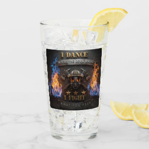 Ich tanze, wo der Teufel wandelt Glas