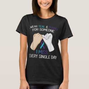 Ich trage Aquamarin Lila für jemanden, den ich jed T-Shirt