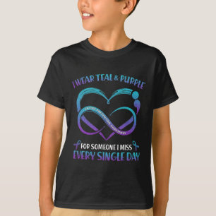 Ich trage Aquamarin und Lila für jemanden, den ich T-Shirt