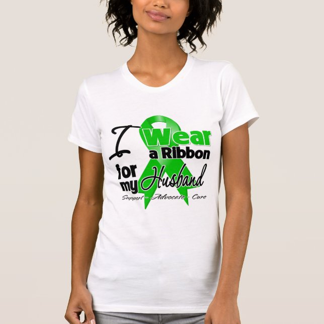 Ich trage ein grünes Band für meinen Ehemann T-Shirt (Vorderseite)
