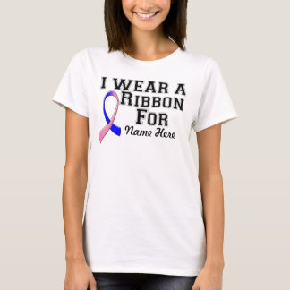 Ich trage ein rosa und blaues Band T-Shirt