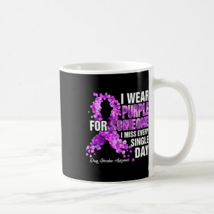 Ich trage Lila für jemanden, dem ich Medikamentenü Kaffeetasse