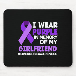 Ich trage Lila in Erinnerung an meine Freundin Übe Mousepad
