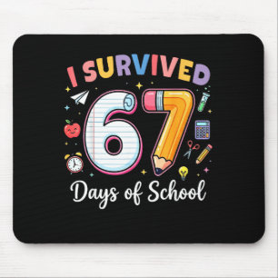Ich überlebte 67 Tage Schule Lustiges Meme Lehrer  Mousepad