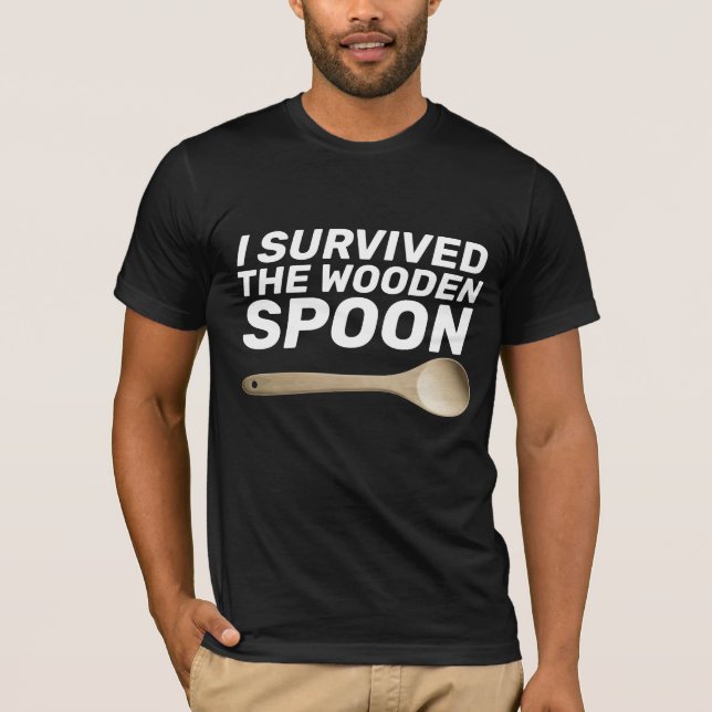 ICH ÜBERLEBTE DEN HOLZSPOON, schwarze T - Shirt (Vorderseite)