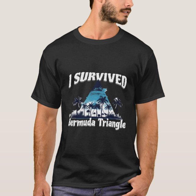 Ich überlebte die Dreieck-Kreuzfahrt auf der Bermu T-Shirt (Vorderseite)