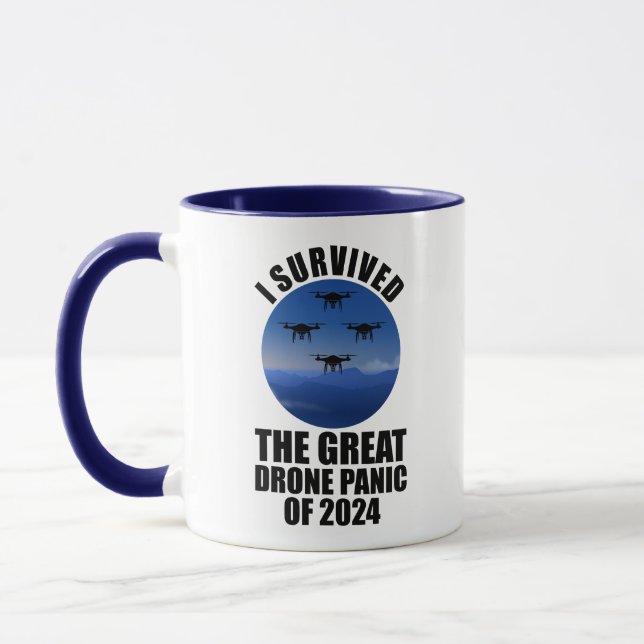 Ich überlebte die große Drohnenpanik von 2024 Tasse (Links)