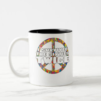 Ich überlebte die sechziger Jahre zweimal Zweifarbige Tasse