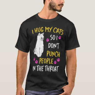 Ich umarmte meine Katze, damit ich keine Leute in T-Shirt