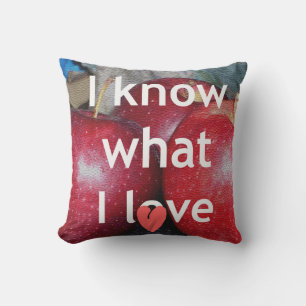 "Ich weiß, was ich Liebe" - Design mit Apple-Thema Kissen
