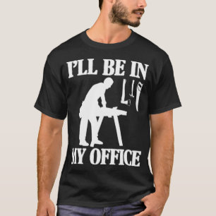 Ich werde in meinem Büro sein, individuelle Raum-B T-Shirt