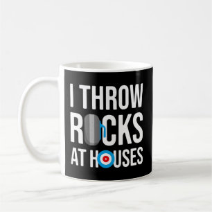 Ich wirf Rocks auf den Curling Player in den Häuse Kaffeetasse