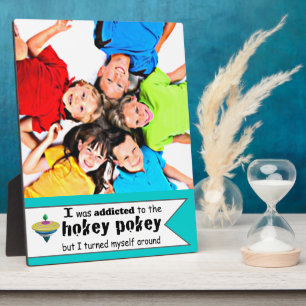 Ich wurde dem Hokey Pokey Typografy Zitat zugeschr Fotoplatte