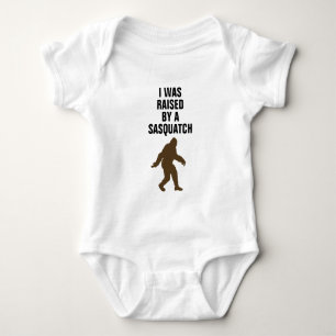 Ich wurde durch ein sasquatch angehoben baby strampler