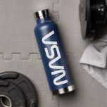 Iconic NASA Circa Night Sky Blue Insulted Trinkflasche<br><div class="desc">WICHTIGER HINWEIS: NASA-Insignien und -Identifikatoren,  die mit Genehmigung der NASA bereitgestellt und verwendet werden.</div>