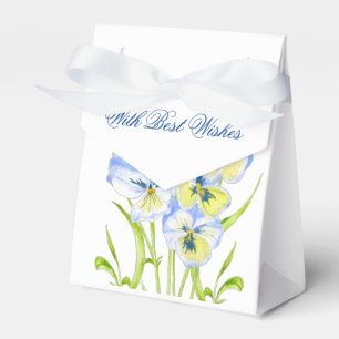 Icy Blue Stiefmütterchen auf einer "Favor Box" Geschenkschachtel