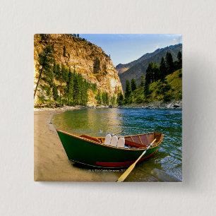 IDAHO, Fischerboot auf einem sandigen Strand in Button