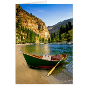 IDAHO, Fischerboot auf einem Sandstrand