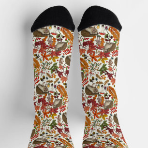 Igel und Herbstwaldflora auf Elfenbein Socken
