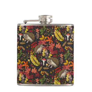 Igel und Herbstwaldflora auf Schwarz Flachmann