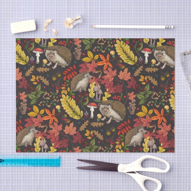 Igel und Herbstwaldflora auf Schwarz Seidenpapier (Handwerk)