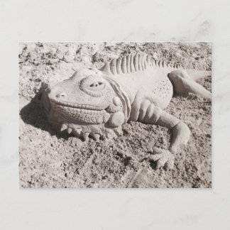 Iguana sand sculpture postcard postkarte