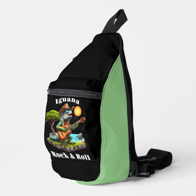 Iguana Serenading Swamp Dweller Rock Crossbody Bag (Rechte Ecke)