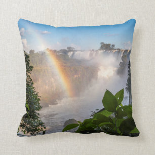 Iguazú Wasserfälle mit Regenbogen, Argentinien Kissen