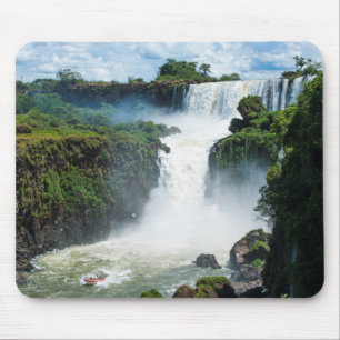 Iguazu-Wasserfälle umgeben von Dschungel Mousepad