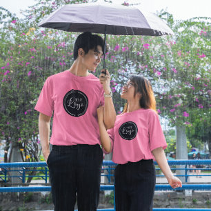 Ihr Firmenlogo auf schwarzem Kreis Rosa T-Shirt