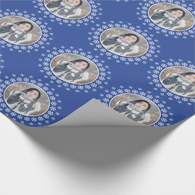 IHR FOTO in einem Snowflake-Rahmen-Packpapier Geschenkpapier (Ecke)