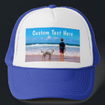 Ihr Foto Text Trucker Hut mit benutzerdefiniertem  Truckerkappe<br><div class="desc">Benutzerdefinierte Foto- und Texthasen - Ihr eigenes Design - Personalisierte Familie / Freunde oder Persönliches Kartengeschenk - Hinzufügen von Foto und Text - Umformatieren und verschieben oder entfernen und hinzufügen / Text mit Anpassungs-Tool ! Wählen Sie / fügen Sie Ihre Lieblings-Schriftart / Textfarbe! Sie können dieses Design auf mehr als...</div>