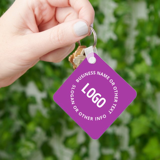 Ihr Logo und Ihr anpassbarer Text | Lila Violett Schlüsselanhänger (Hand)